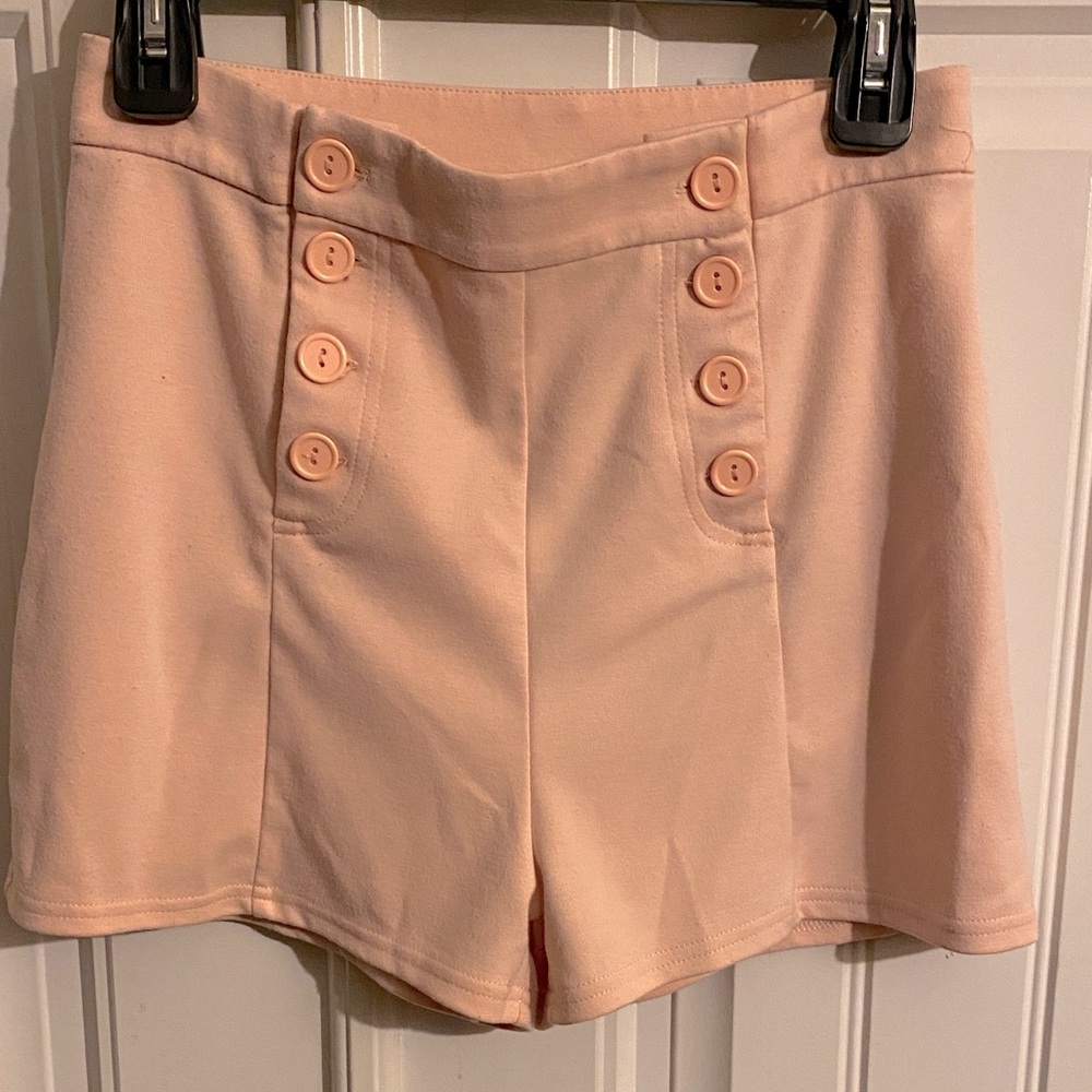 Peachy Pink Sailor Buttoned Women's Shorts, Size M